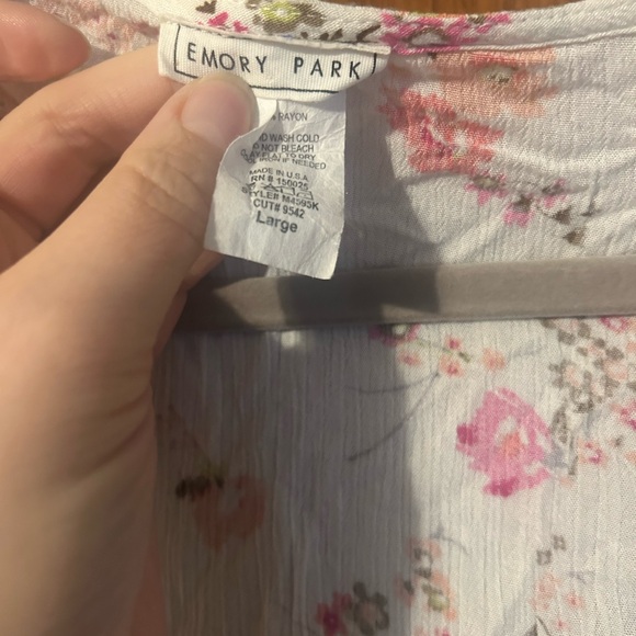 Francesca’s Emory park kimono and yellow tank - Picture 9 of 13